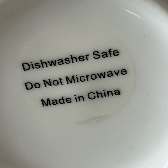 2 Carolyns Irish cream coffee mugs. White with gold rim. Collectors cup. New - Picture 2 of 8